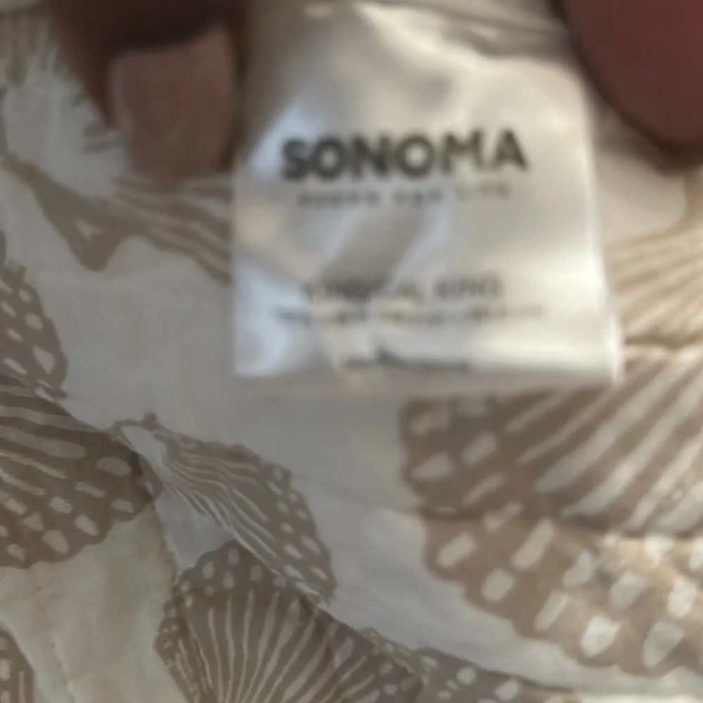 Sonoma seashell quilt ! King / cal king with 1 sham
